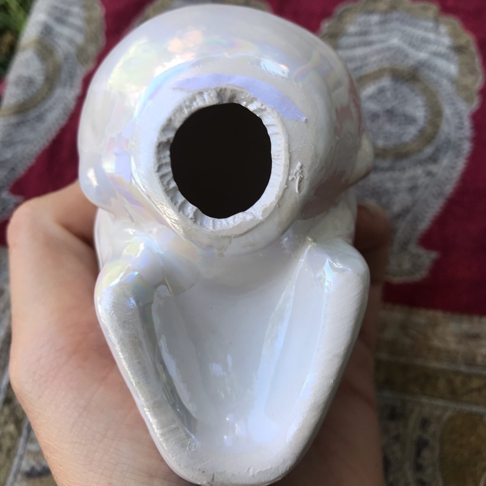 Skull Statue - Picture 3 of 3